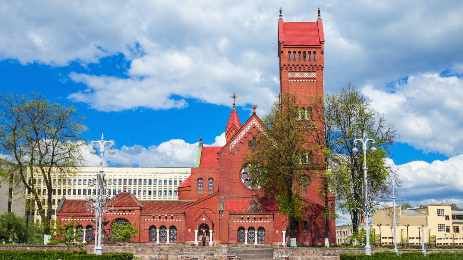 Co zwiedzać w Mińsku? Kościół Świętego Szymona i Świętej Heleny w Mińsku